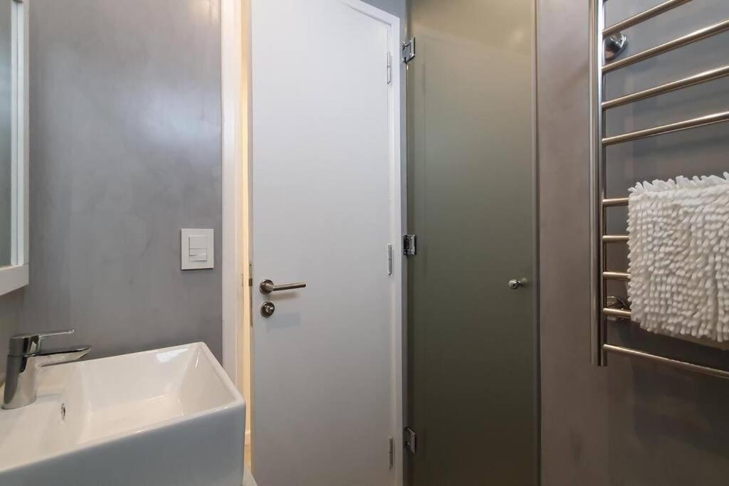 Apartamento A Pasos Del Mar, Resto, Casino Y Moda *